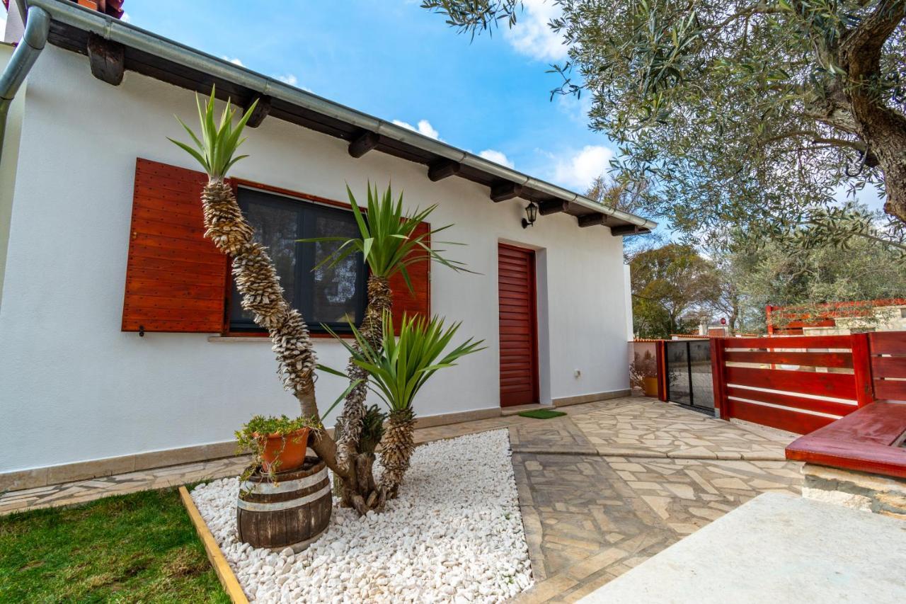 Вилла House 1119 Muntic Экстерьер фото