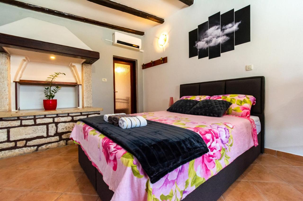 Вилла House 1119 Muntic Экстерьер фото