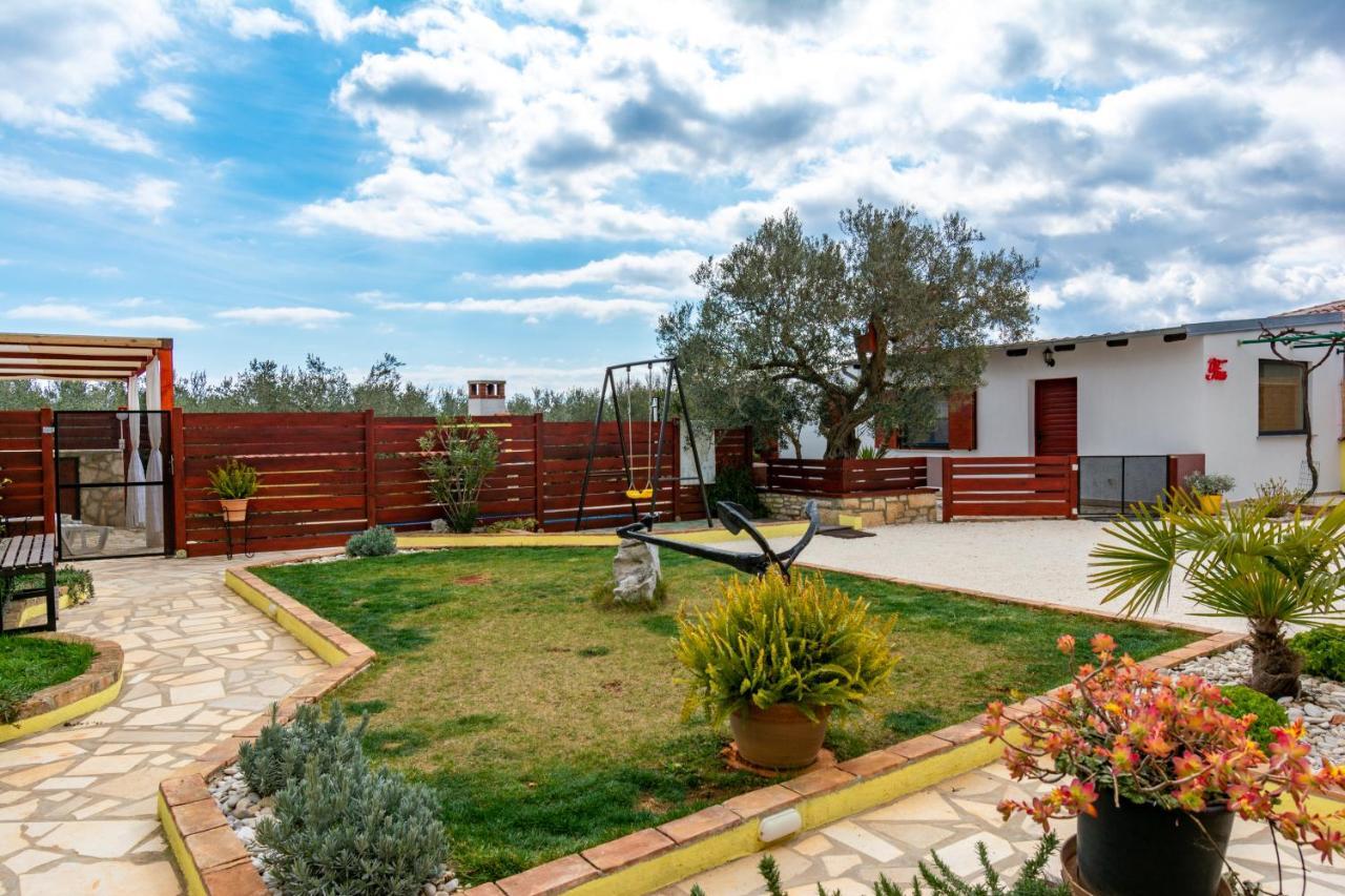 Вилла House 1119 Muntic Экстерьер фото